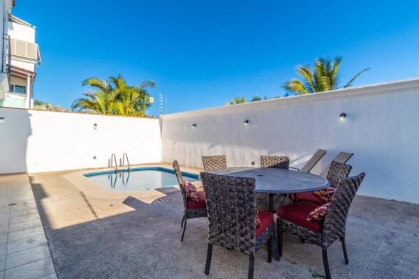 VILLA ESMERALDA