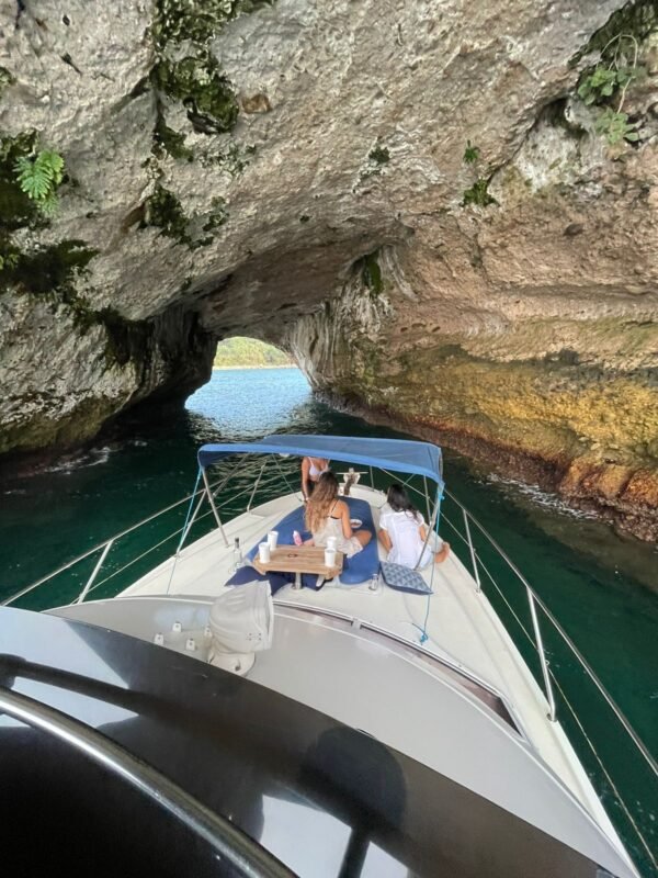 Silverton 38ft - Image 2