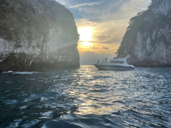 Silverton 38ft - Image 14