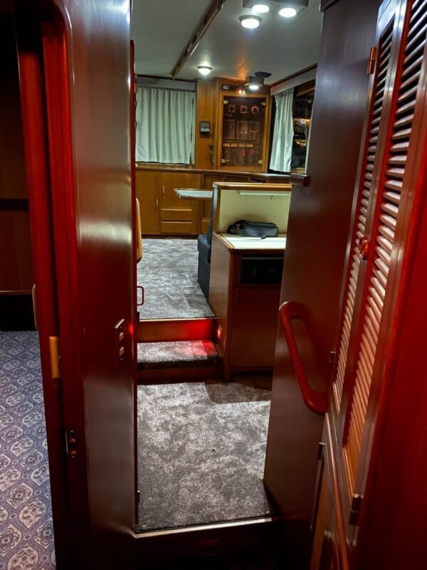 Luxury Yacht Mikelson 60 feet - Image 17