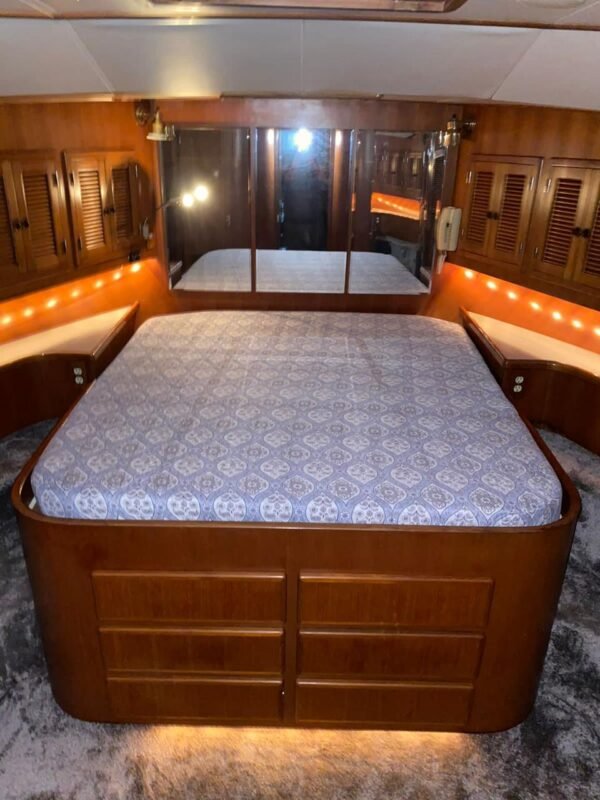 Luxury Yacht Mikelson 60 feet - Image 7