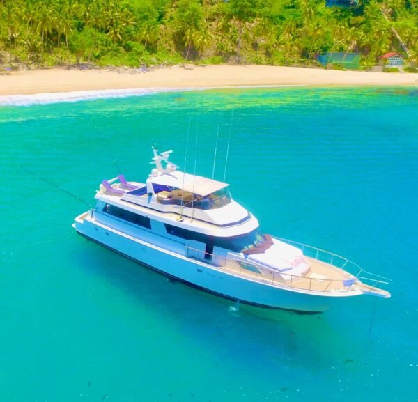 Luxury Yacht Hatteras 75ft