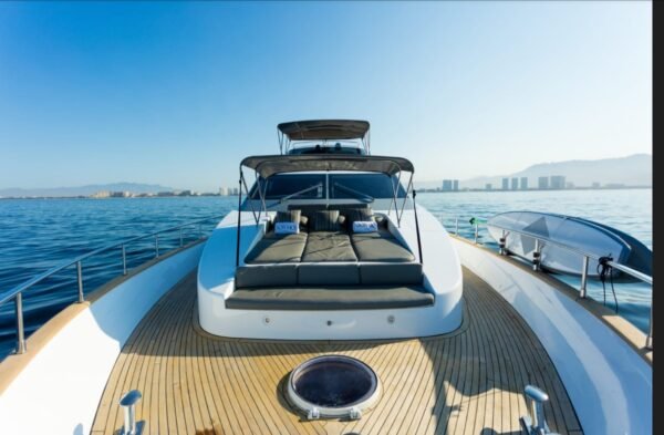 Luxury yacht Azimut 85ft - Image 11