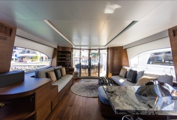 Luxury yacht Azimut 85ft - Image 5